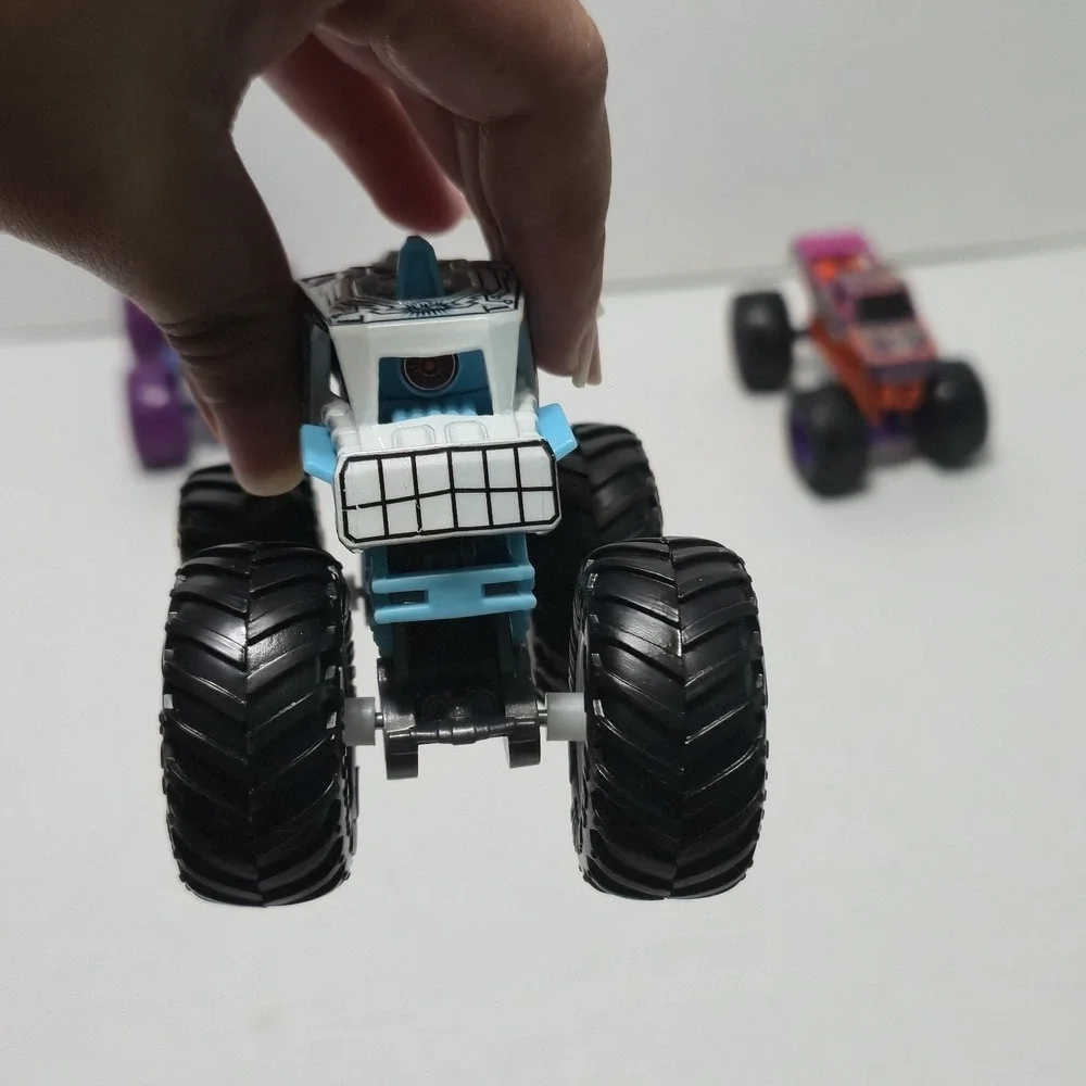 Monster Jam Lot of 4 Son-Uva Digger Whiplash Calavera Diecast 1:64 Truck Toy